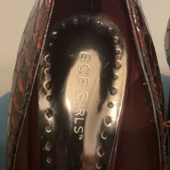 BCBGirls dark pink faux snake skin heels - Picture 3 of 4